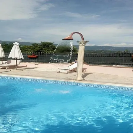 In With Pool And Nature, Cleaning Included タリアコッツォ