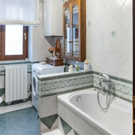 In With Pool And Nature, Cleaning Included *