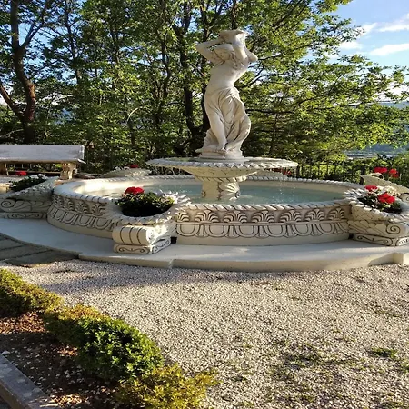 ヴィラ In With Pool And Nature, Cleaning Included タリアコッツォ